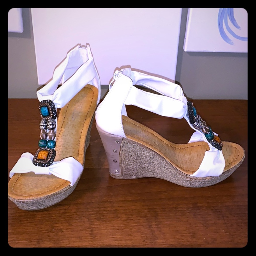 Patrizia by Spring Step “Pegasus” white wedges